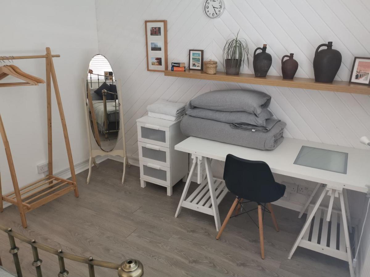 Bungalow With Parking, Near Preston Park Hove Esterno foto